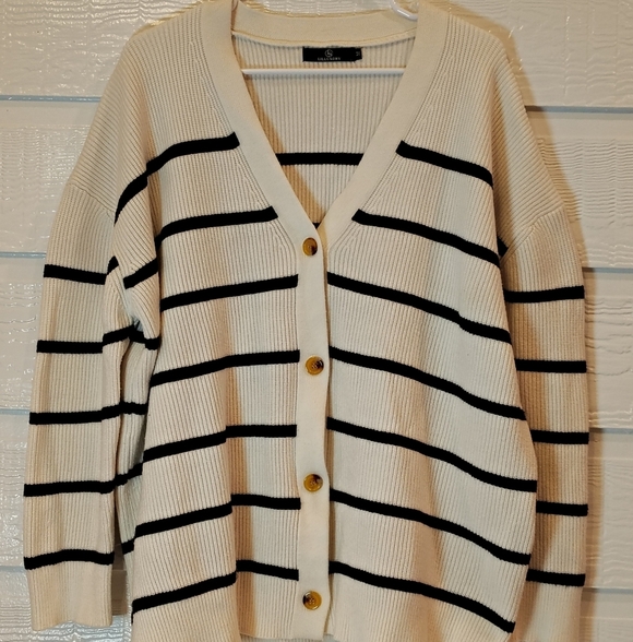 Lillusory Womens Oversized White Black Striped Cardigan Sweater Size Medium - Picture 2 of 5